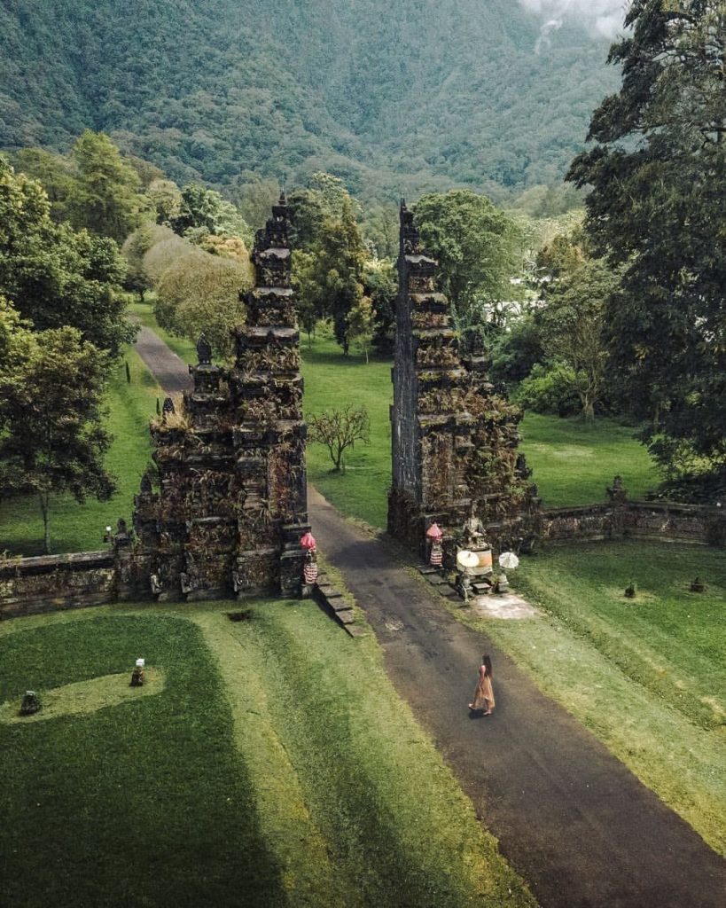 Bliss iconic handra gate bali. best place for pre wedding shoot.
