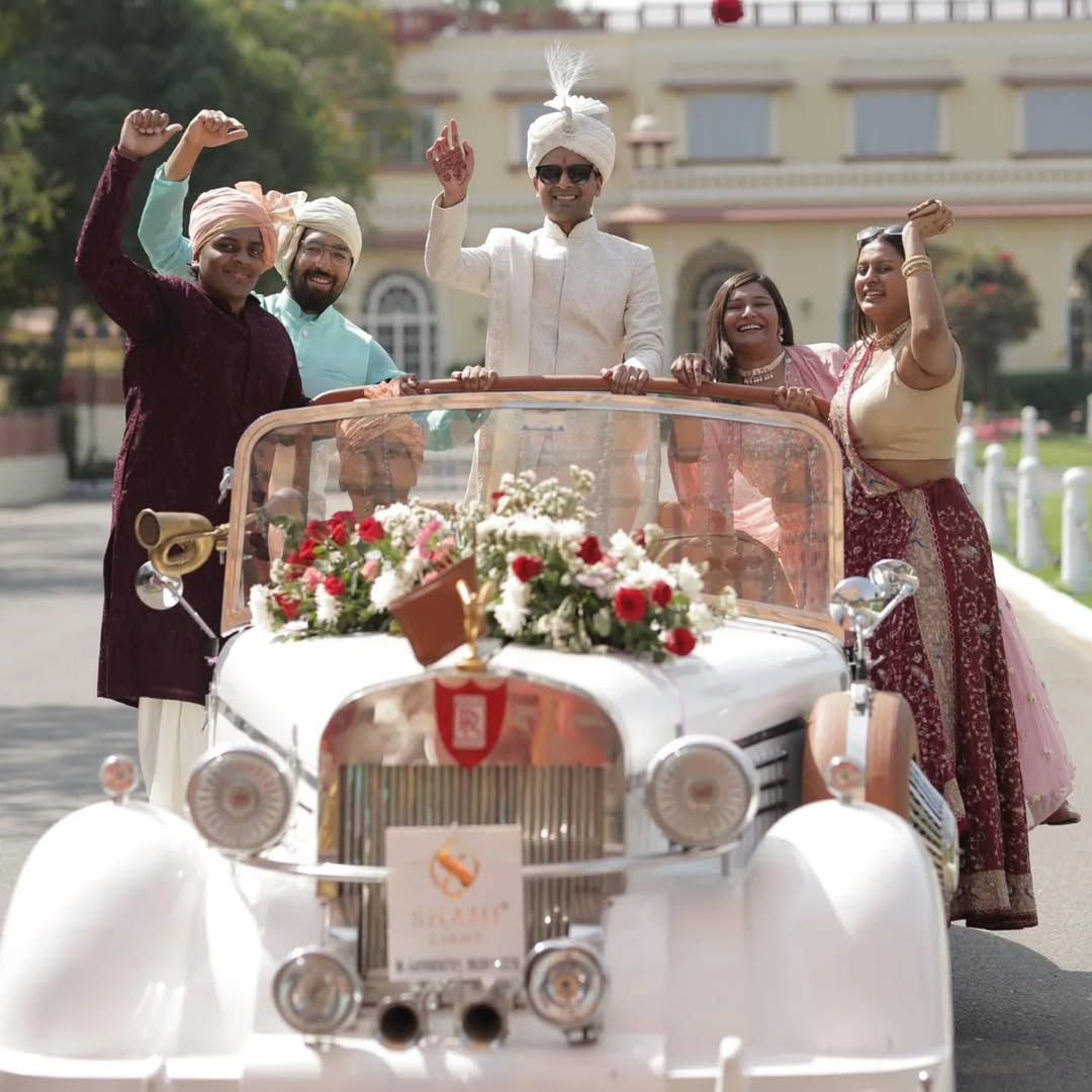 Royal vintage car decorated for wedding barat and photoshoot in Azamgarh by Sarswati Event.