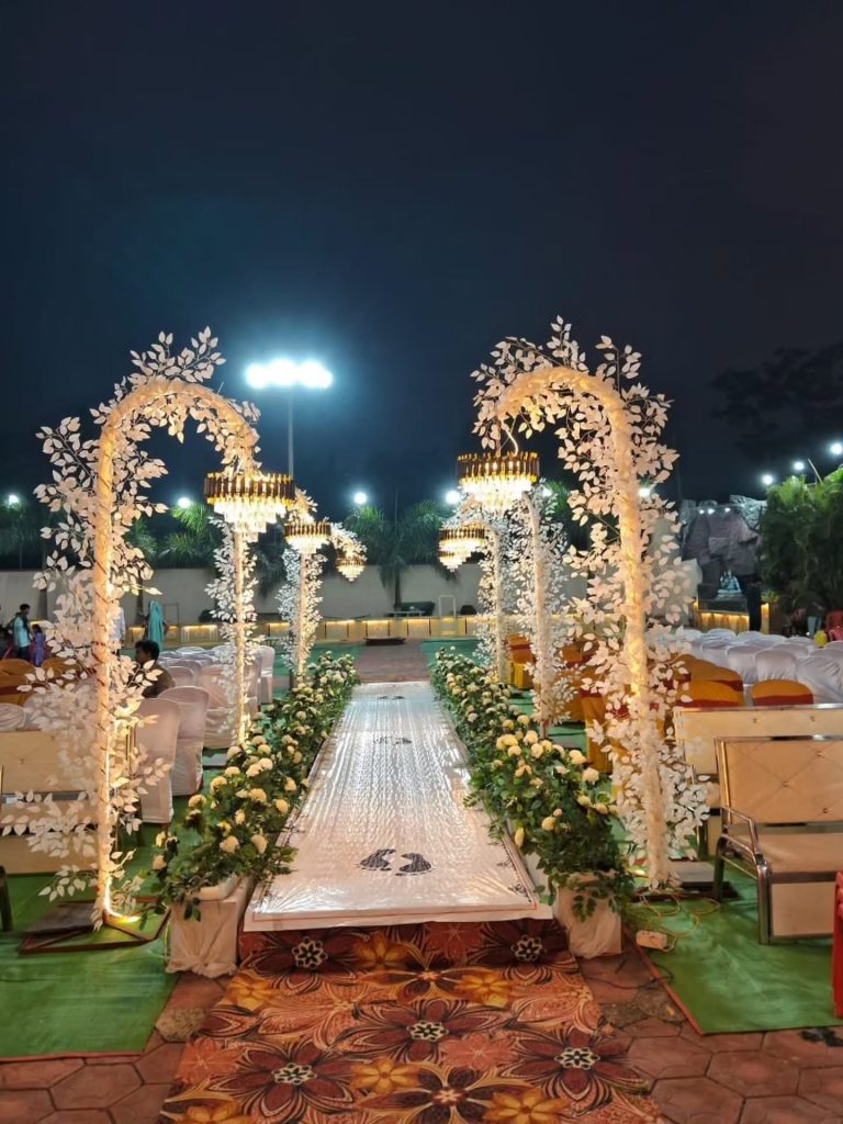 Jhoomar Entry with Mirror Entry Deoria Gorakhpur wedding decoration by Sarswati Events.